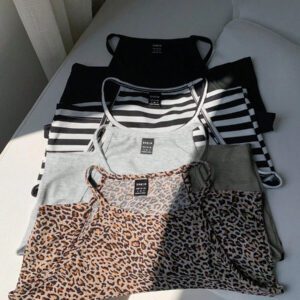 SHEIN EZwear 4 pièces Hauts camisoles pour femmes, imprimé léopard, rayures bleues, bleu clair unicolore, noir. Décontractés et ajustés, conviennent pour l'été