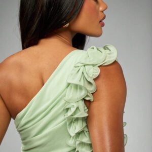 MISSGUIDED Top court à volants à une épaule en satin drapé pour soirée, été, blouse de fête. Vêtement habillé pour occasion formelle, demoiselle d'honneur, club, danse, festival