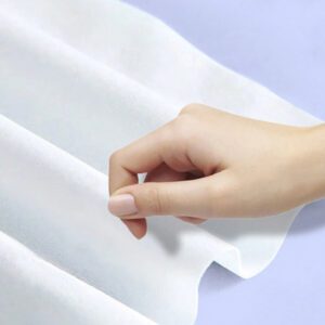 100 pièces/50 pièces Mini lingettes humides amusantes de dessin animé portables et mignonnes, 10 pièces/paquet de tissus jetables pour les mains/le visage, lingettes humides de nettoyage de restaurant, 10 lingettes humides de poche pour les mains/la bouche, adaptées pour le nettoyage ménager, les soins personnels, le lieu de travail et les voyages essentiels.