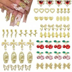 64 pièces Ensemble de charms pour ongles dorés avec pierres précieuses dorées, roses dorées, cœurs, croix dorées et charms de la Vierge Marie - Décorations de charms pour ongles 3D chromés Y2K, fournitures pour ongles