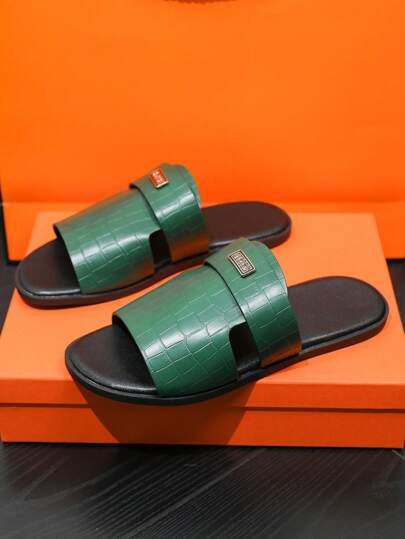 Pantoufles pour hommes 2025 Printemps/Été Nouvelle sangle personnalisée Extérieur antidérapant Pantoufles d'intérieur décontractées Sandales de plage d'été