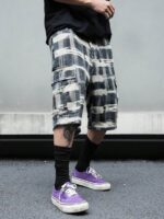 Manfinity LEGND Short en jean patchwork imprimé avec poches rabattables pour hommes. Short en jean ample, blocs de couleurs, style urbain, idéal pour les sorties, les vacances et les occasions décontractées. Style Emo. – Image 17